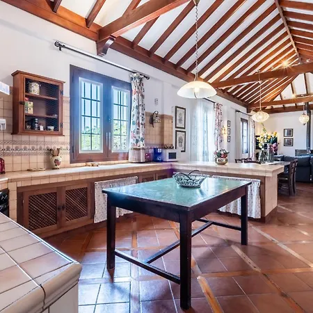 Villa La Rueda Heated Private Pool, Billiard & Bbq Costa Adeje (Tenerife)