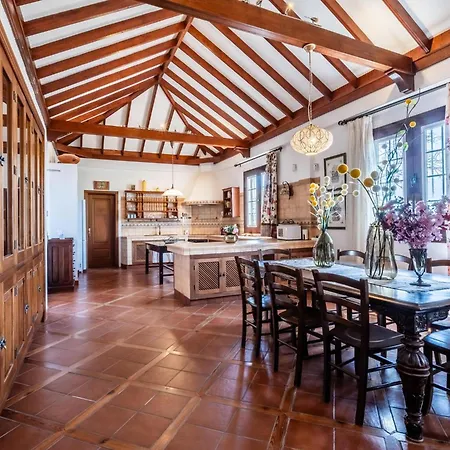 Villa La Rueda Heated Private Pool, Billiard & Bbq *