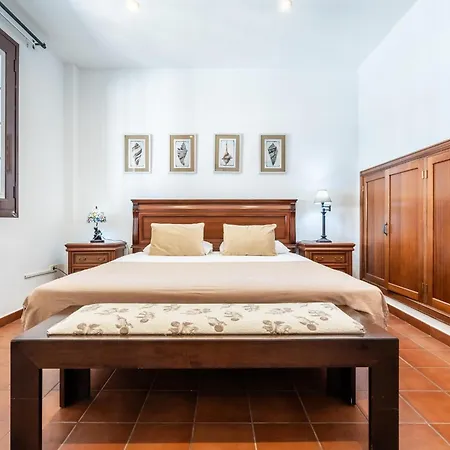 La Rueda Heated Private Pool, Billiard & Bbq Villa *